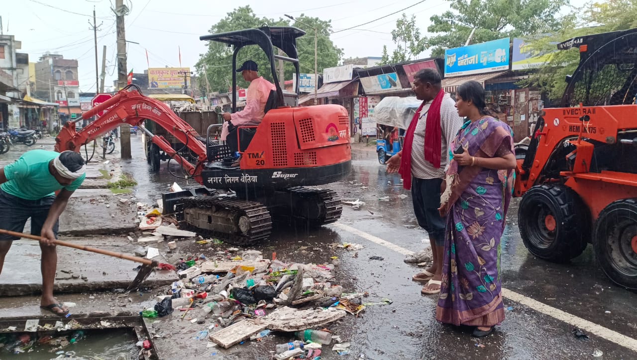 झमाझम बरसात के बावजूद जल निकासी दुरुस्त बनाने में युद्ध स्तर पर करें कार्य: गरिमा