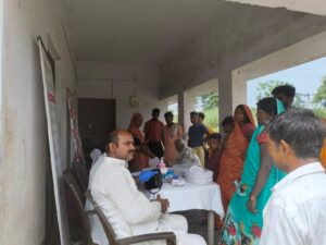 निःशुल्क स्वास्थ्य जांच शिविर का आयोजन, सैकड़ों लोगों ने उठाया लाभ।